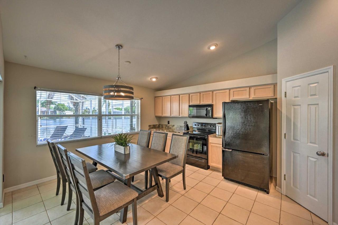 Villa Pet-Friendly Escape With Dock And Kayaks In Cape Coral Exterior foto